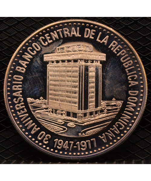 Repubblica Dominicana: 30 pesos 1977 "30° banca centrale" FDC